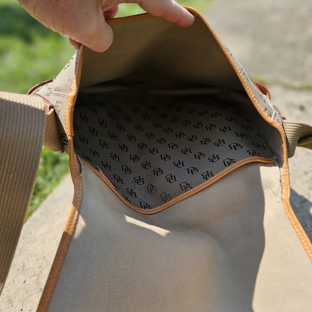 Dooney & Bourke Cabriolet Monogram tan canvas leather flap messenger crossbody - Picture 8 of 15